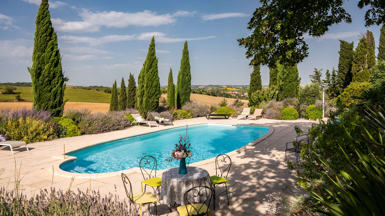 Piscine et jardin du Domaine de Segonne