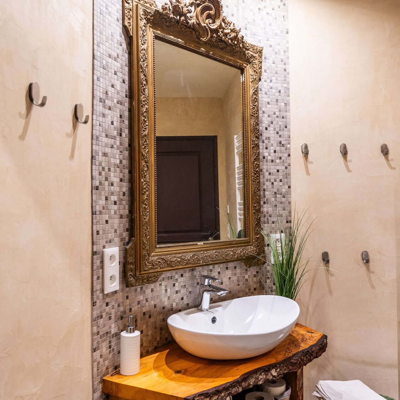 Lavabo con encanto histórico